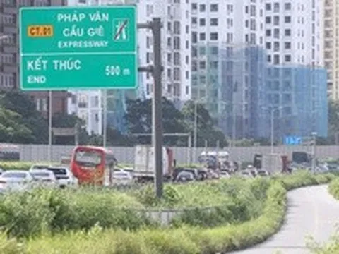 Năm ngày nghỉ lễ: CSGT xử phạt 11 trường hợp vi phạm về khoảng cách an toàn trên cao tốc