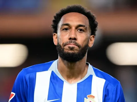 Aubameyang chia tay đội tuyển trong cay đắng