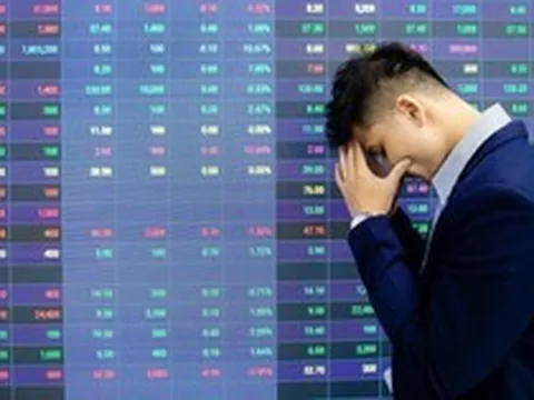 Một công ty chào bán 36 triệu cổ phiếu riêng lẻ giá bằng 1/3 giá trên sàn nhưng không ai mua