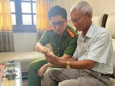 Nhận được 2.400.000 đồng từ tài khoản "HOANG GIA DO", ông Nguyễn Đức Nhi SN 1959 trình báo công an