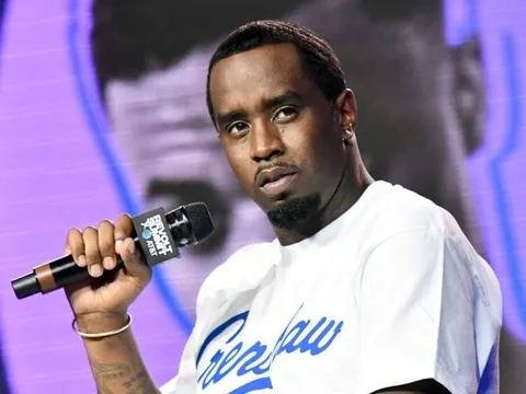 Con trai Sean “Diddy” Combs cầu xin cha được trả tự do ngay trên livestream