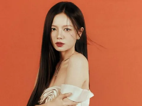 Mỹ nhân Mưa Đỏ gây chú ý khi bất ngờ hỏi một câu 'khó hiểu'