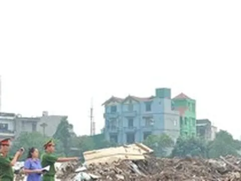 Khởi tố 5 đối tượng đổ trộm hàng nghìn tấn phế thải thi công Vành đai 2.5 và cải tạo sông Kim Ngưu
