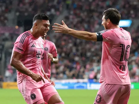 Casemiro ghi bàn liên tiếp