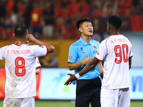 VAR giúp CLB Công an Hà Nội đánh bại Hà Tĩnh