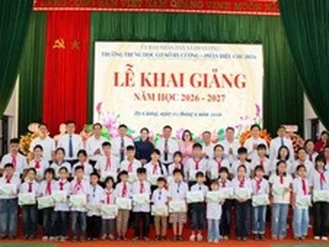 Vietcombank trao 7.350 suất học bổng tiếp sức học sinh khó khăn tiến bước