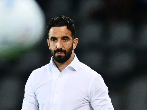 Amorim tiếp tục bất bại với AC Milan