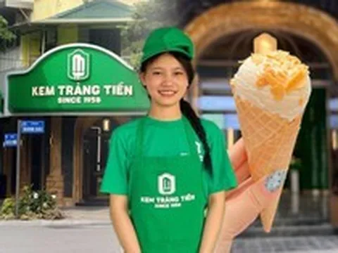 Chưa kịp buồn vì 35 Tràng Tiền đóng cửa đã phát hiện chỗ mới chỉ cách 260m, còn bán dòng kem giá đắt gấp ba