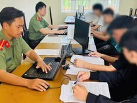 Xử phạt 9 người mua bán trái phép thông tin 34 tài khoản ngân hàng