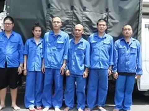 Khởi tố 6 bị can trong đường dây làm giả hồ sơ bán "xe ngân"