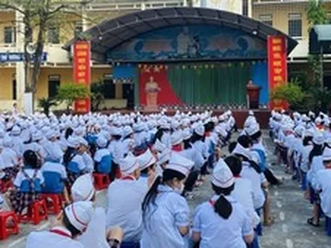 Hướng dẫn chính sách với hiệu trưởng, phó hiệu trưởng khi sắp xếp trường học