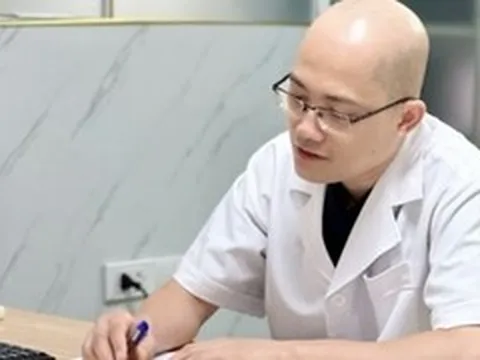 Ba năm bác sĩ nội trú: Tóc rụng một nửa, sụt 7kg và điều tiếc nuối nhất