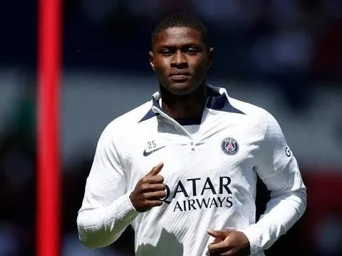 MU bất ngờ nhắm Nuno Mendes