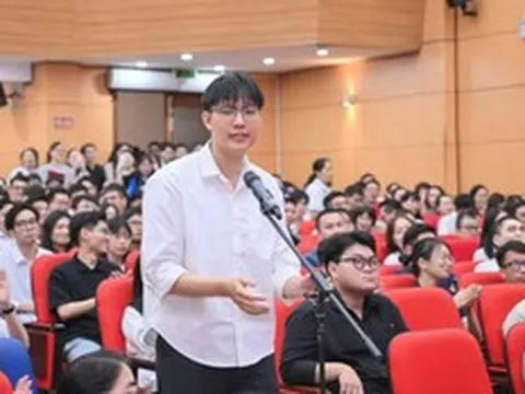Từ cậu bé hay ốm đến thủ khoa bác sĩ nội trú chọn ngành Sản phụ khoa