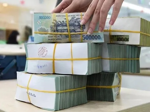 Thu ngân sách 8 tháng vượt 2 triệu tỉ đồng