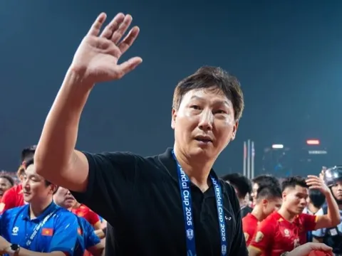 Bố HLV Kim Sang-sik qua đời
