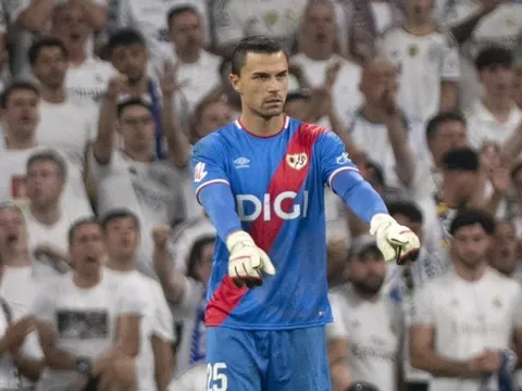 Trận gặp Real Madrid giúp thủ môn Indonesia đi vào lịch sử