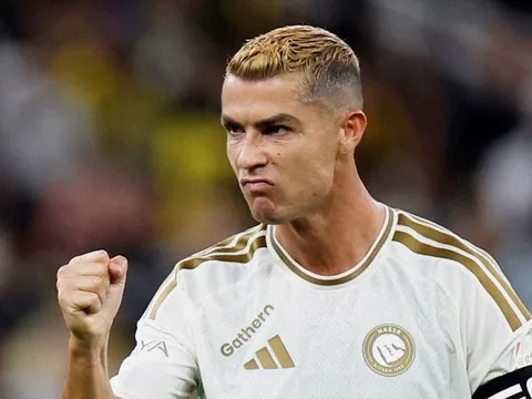 'Cỗ máy in tiền' ngoài sân cỏ của Ronaldo