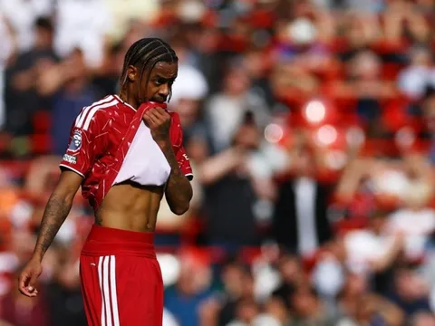 Dàn 'bom tấn' im tiếng, Liverpool hòa trận thứ 3 sau 4 vòng