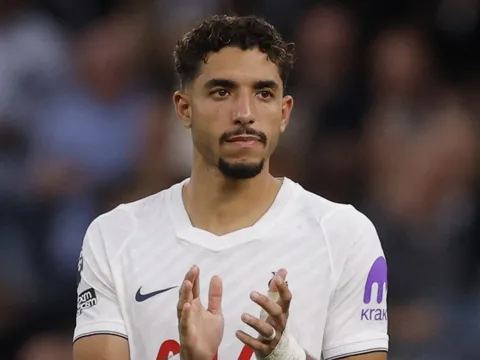 Tottenham chi 366 triệu euro để đổi lấy khởi đầu tệ nhất lịch sử