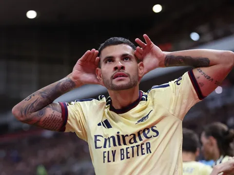 Bước ngoặt 121 giây giúp Arsenal nhọc nhằn vượt ải Sunderland