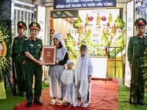 Truy thăng quân hàm Trung tá cho Thiếu tá Trần Văn Tùng hy sinh khi cứu người