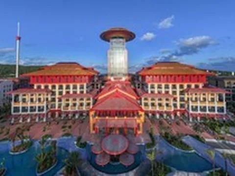 Việt Nam đang dựng một “chiếc khăn” rộng 44 m trên độ cao 79 m, kích thước nhỉnh hơn mái vòm gần 2.000 năm tuổi nổi tiếng thế giới