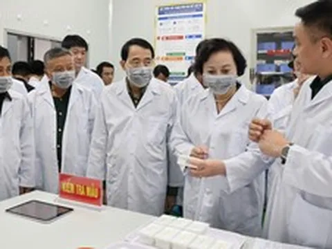 Phó Thủ tướng Phạm Thị Thanh Trà kiểm tra công tác giám định ADN, xác định danh tính hài cốt liệt sĩ