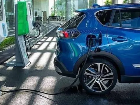 Sạc nhanh có làm hỏng pin xe điện không? Cách sạc xe điện hiệu quả để pin không bị hỏng nhanh