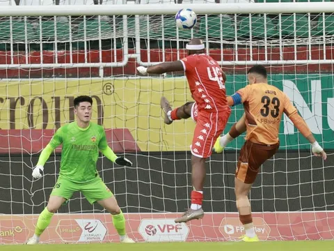 Nhà vô địch ASEAN Cup mắc lỗi trong thất bại của HAGL