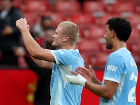 Anderson có lý khi nói Man City là 'vua của Manchester'