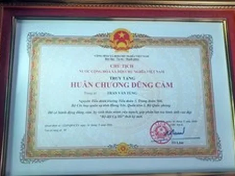 Chủ tịch nước truy tặng Huân chương Dũng cảm đối với Trung tá Trần Văn Tùng