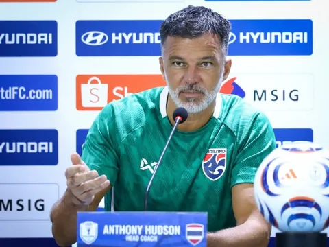 Chưa đá FIFA ASEAN Cup, Thái Lan đã thưởng lớn HLV Hudson?