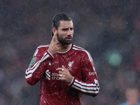 Szoboszlai lập tuyệt phẩm, Liverpool tiễn Tottenham rời Carabao Cup