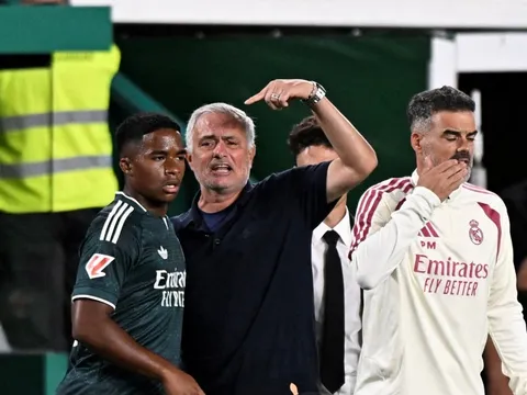 Real Madrid suýt trả giá vì lùi quá sâu