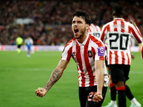 Sunderland làm nên lịch sử ở cúp châu Âu