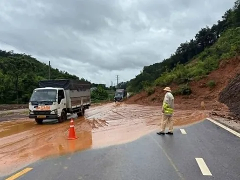 Bộ Xây dựng yêu cầu kịp thời khắc phục sự cố, bảo đảm giao thông thông suốt khi xảy ra mưa lớn, ngập lụt