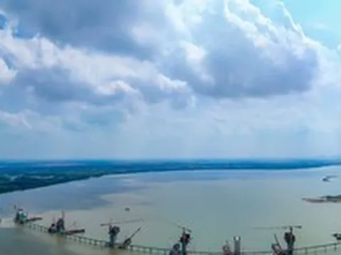 Tăng tốc thi công cầu Hồng Hà thuộc Vành đai 4 - Vùng Thủ đô