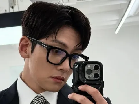 Ji Chang Wook: 'Mỗi năm tôi chỉ có 10 ngày được nghỉ ngơi'