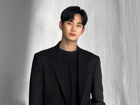 Hôm nay 19/9, Kim Soo Hyun chính thức trở lại showbiz