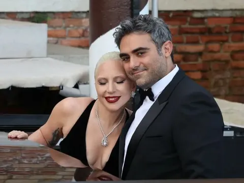 Lady Gaga đã đón con gái đầu lòng bằng phương pháp mang thai hộ?