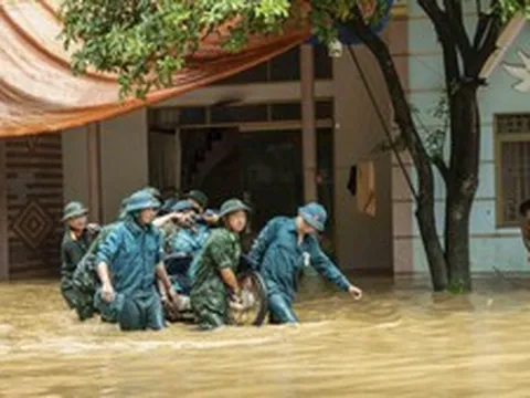 Nước lũ đang rút dần trên các sông