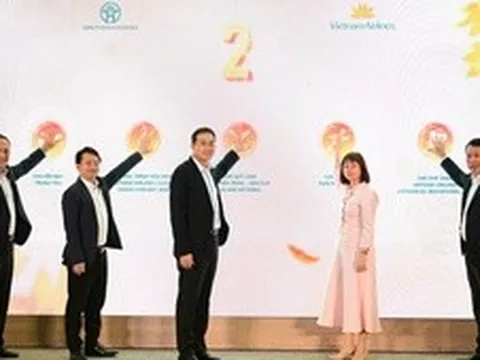 Vietnam Airlines đưa du khách 'Chạm Thu Hà Nội 2026'
