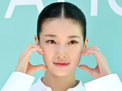 Suzy gây chú ý với nhan sắc ngoài đời thực, fan thốt lên một câu khiến nhiều người bật cười