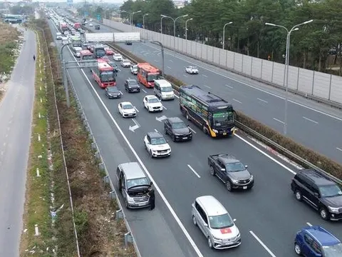 Ô tô chạy 100-120km/h phải giữ khoảng cách an toàn
