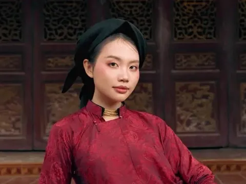 Phương Mỹ Chi phản ứng với Phương Oanh