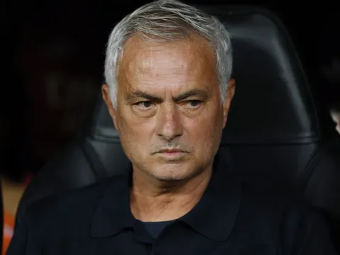 Sai sót trọng tài đã phá hỏng derby Madrid?