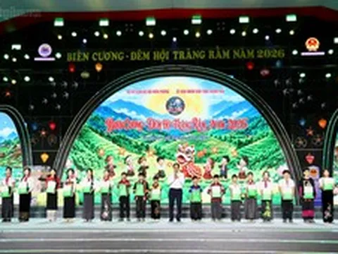 Đêm hội Trăng rằm toả sáng biên cương