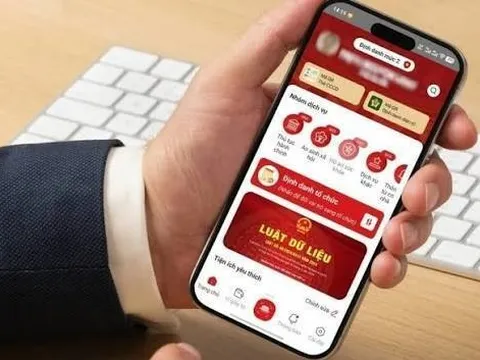 Thủ tướng yêu cầu đẩy nhanh việc đồng bộ, liên thông dữ liệu khám bệnh, chữa bệnh bảo hiểm y tế lên VNeID
