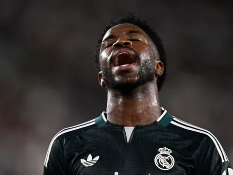 Mourinho hết kiên nhẫn với Vinicius